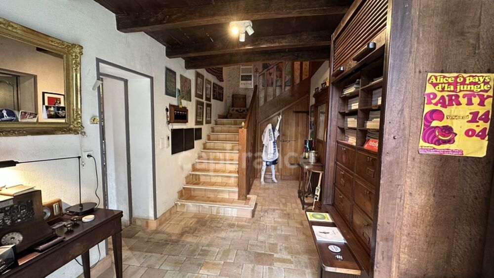Vente Maison À vendre , Authentique longère charentaise de 186 m² habitables avec grand terrain arboré à Berneuil Berneuil