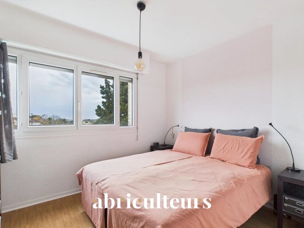 Location Appartement Appartement 5 pièces de 84 m² avec cave et place de parking – Cognac (16100) Cognac
