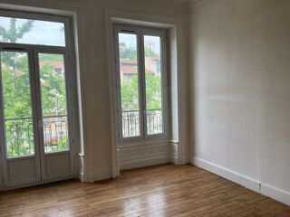  Appartement à louer 3 pièces 74 m²