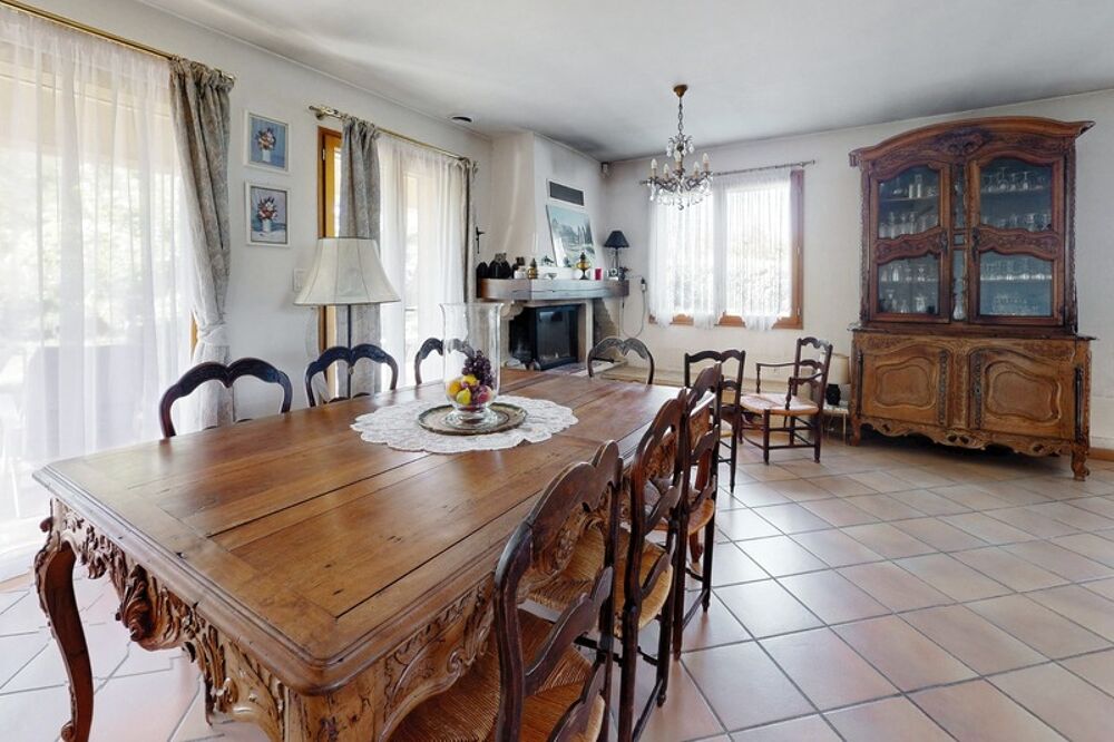 Maison familiale à vendre 7 pièces FUVEAU (13)