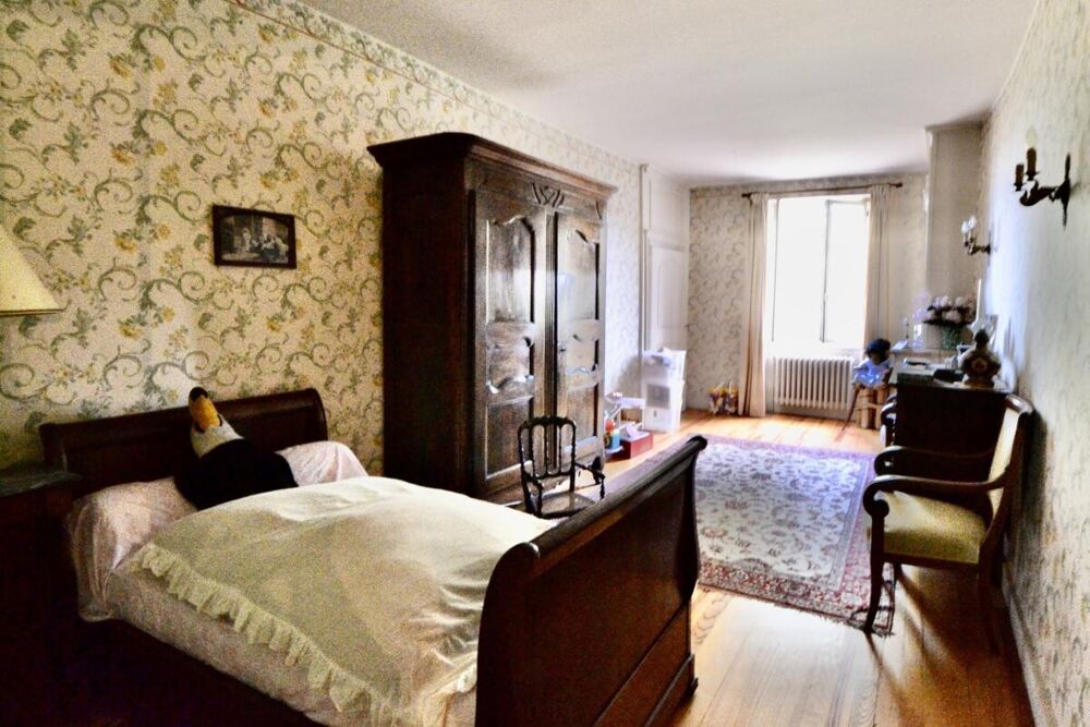 à vendre  Propriété/château Sathonay-Village (69580)