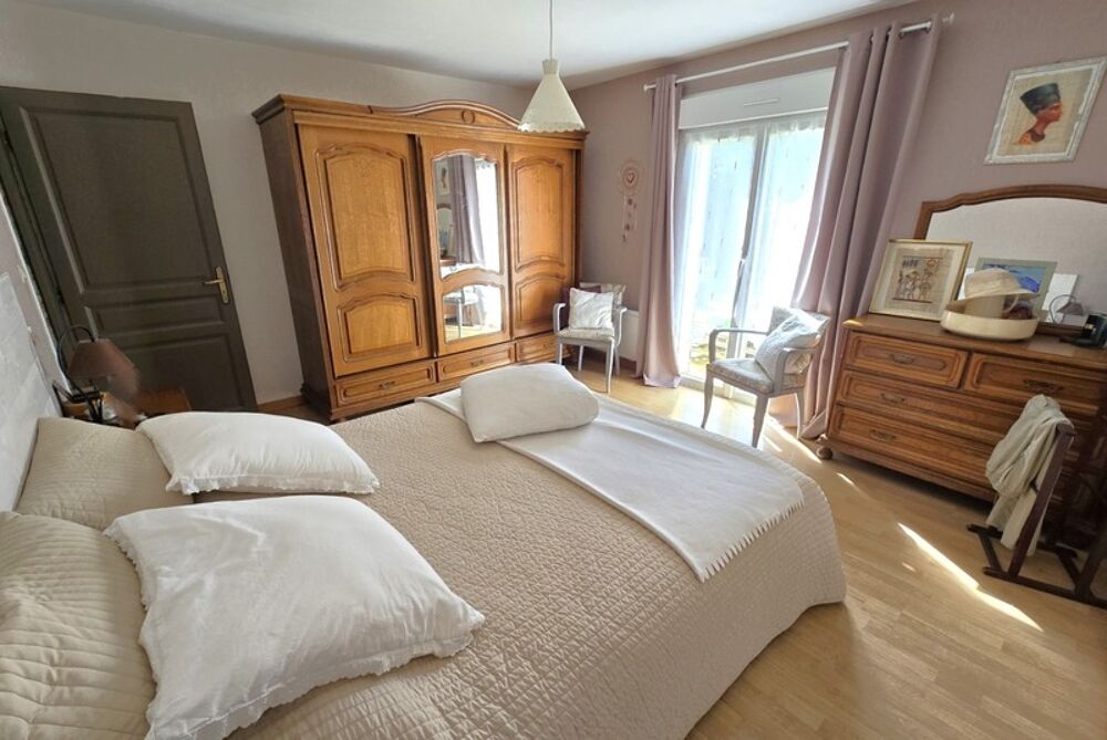 LA CAPELLE (02) - ? Vente maison individuelle semi-plain-pied 182 m² avec 6 chambres, garage ? et terrain ?