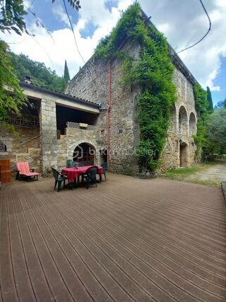  Propri�t�/ch�teau � vendre 5 pi�ces 200 m�