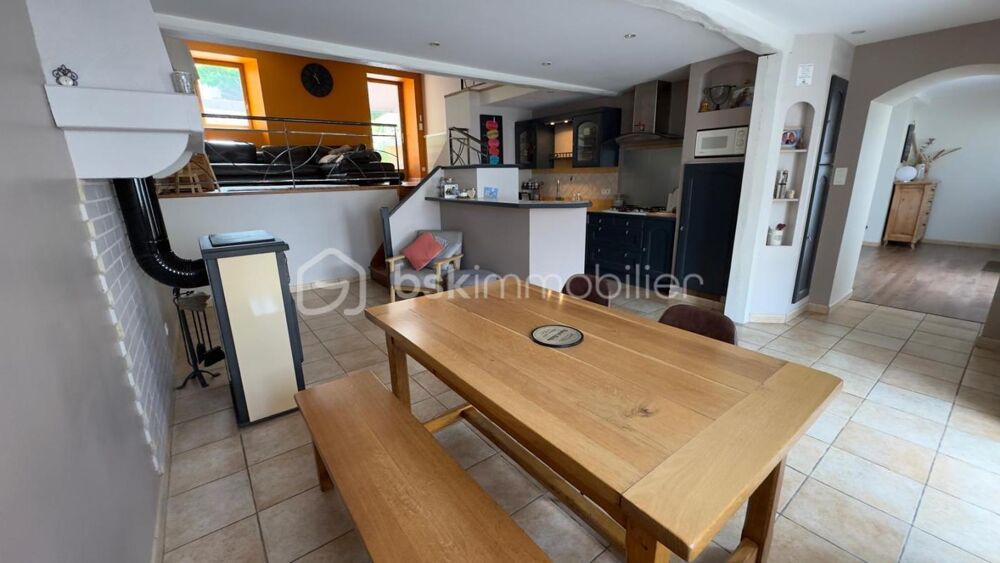 Vente Maison MAISON FAMILIALE AVEC TERRAIN ET PISCINE Neulise