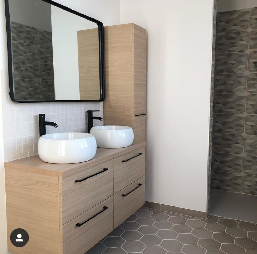 STUDIO de 28m² + UN BALCON - ANTIBES