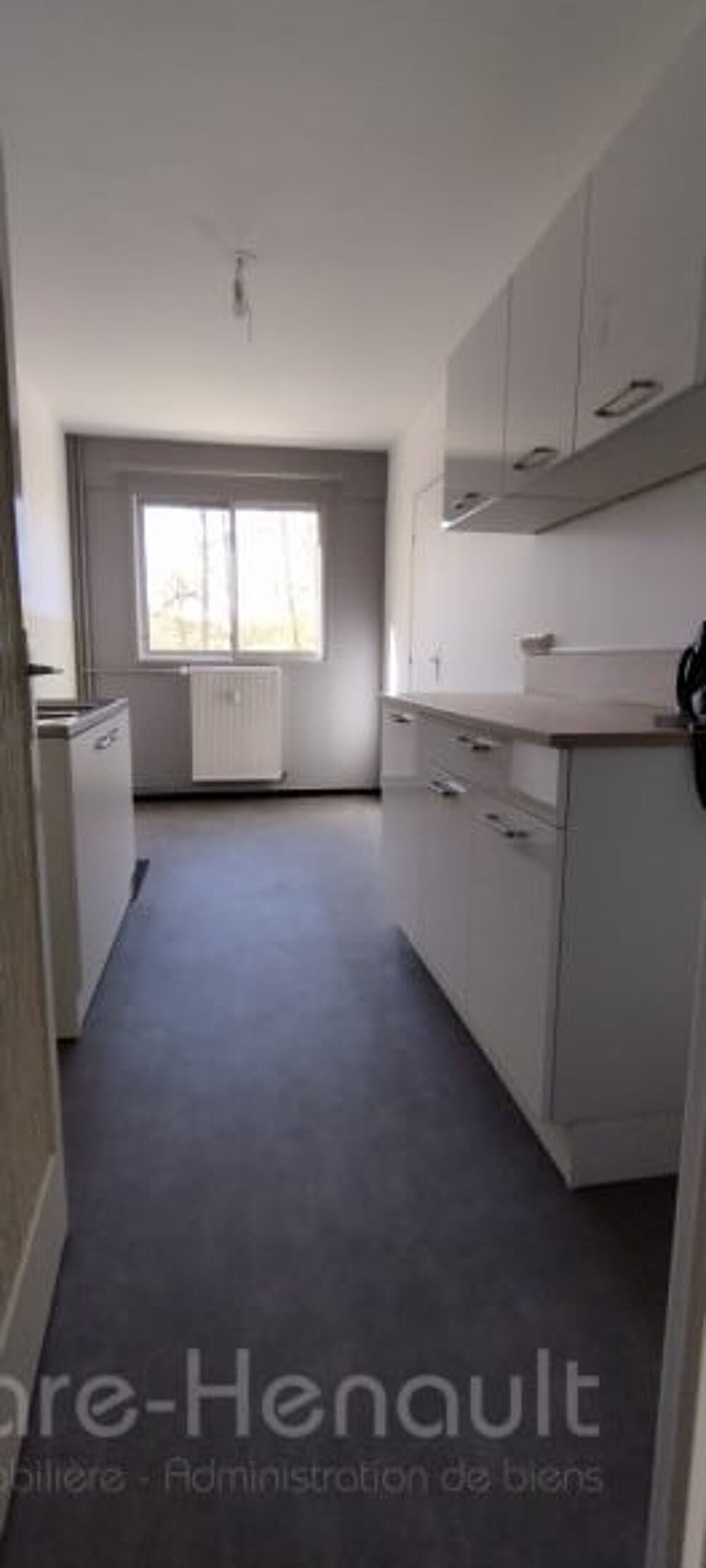 Location Appartement Apt F3 - 67.12 m² - Résidentiel - Ascenseur et Gardien - Cave et Parking - Dreux