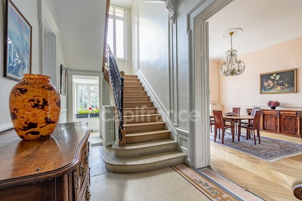 MAISON BOURGEOISE A VENDRE 11 PIECES (SOiSSONS)  406 m²  6 CHAMBRES  5 SALLES DEAU / SALLE DE BAINS  SALLE DE RECEPTION- SO