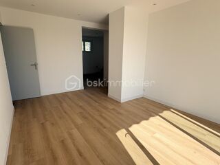 Vente Appartement Appartement rénové de type 4 au dernier étage d'une copropriété securisée Toulon