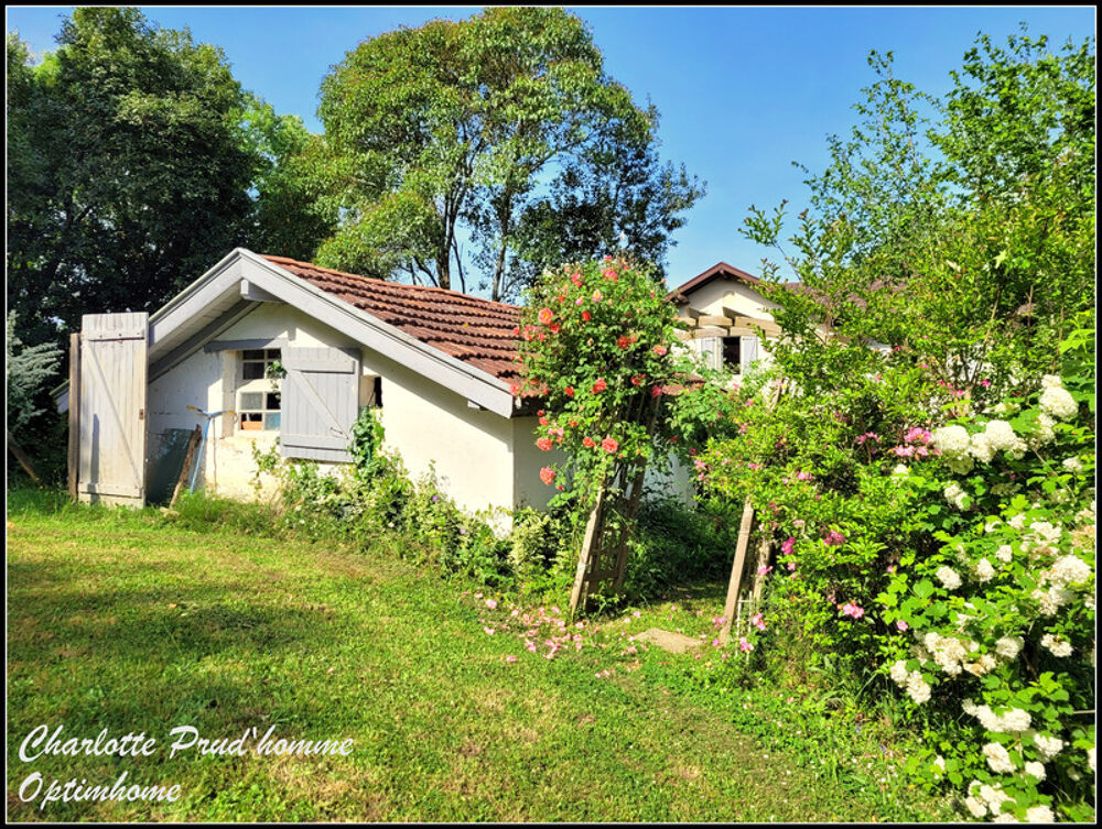 Maison avec vue et jardin arboré - 180m²