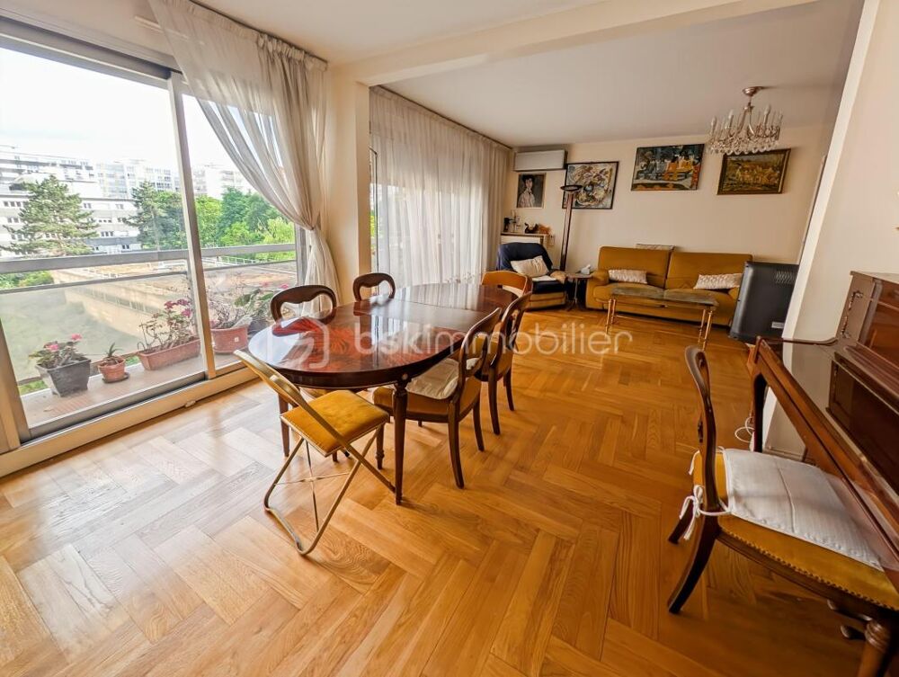 Vente Appartement Appartement F5 avec 3 chambres Grand Séjour 30m2double balcon traversant Sud/Nord avec place de parking et cave Paris 11
