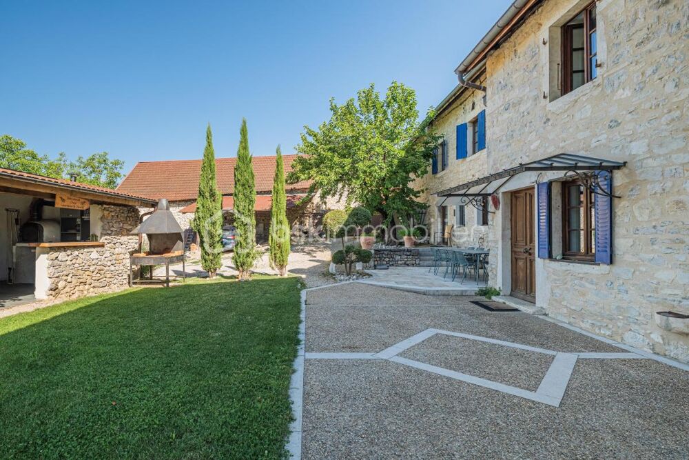 Vente Propriété/Château Authentique propriété de caractère 9 pièces de 362 m2 au cœur du Bugey Marignieu