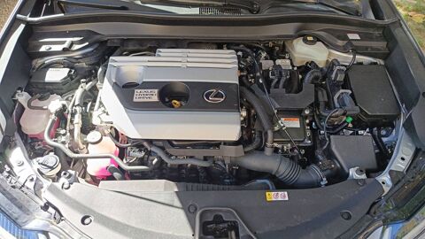 UX 250H 2.0 VVT-iE 184 F Sport 2021 occasion 84350 Courthezon