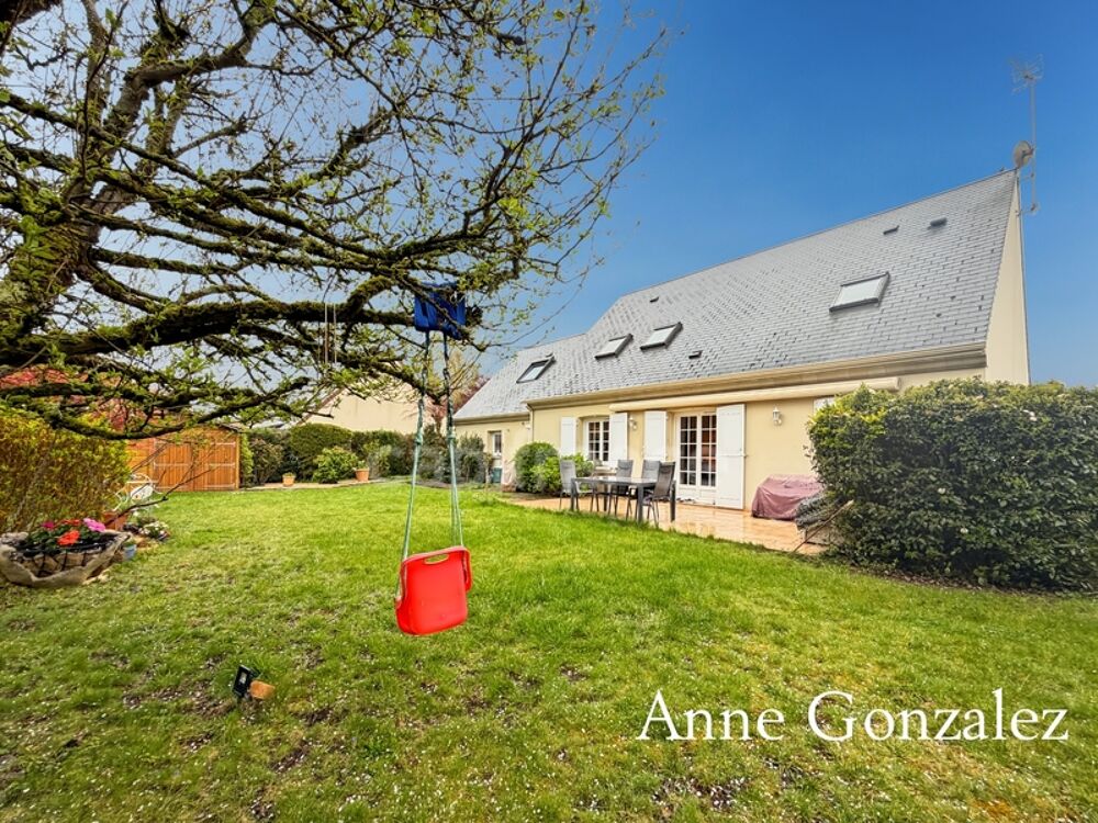 Vente Maison ORLEANS SUD, à dix miutes du centre ville, grande maison familiale édifiée sur un jardin clos et arboré de 719 m2 et places de p Orleans