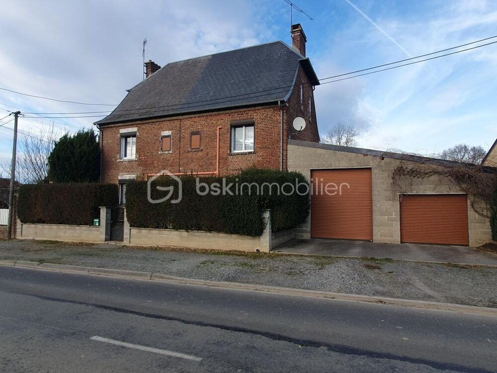 Maison familiale de caractère avec grand jardin, garage et piscine