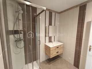  Appartement à louer 4 pièces 84 m²
