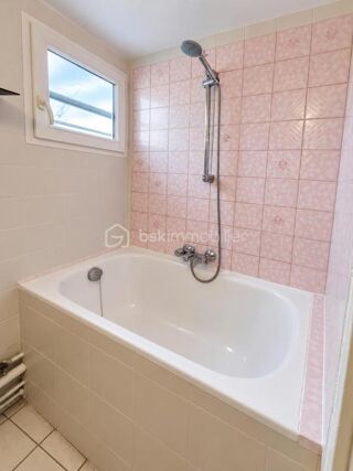 Vente Appartement PARIS 18? – Studio au calme sur cour au 6ième et dernier étage avec potentiel d'agrandissement Paris 18