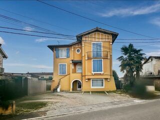  Immeuble à vendre 15 + pièces 254 m²