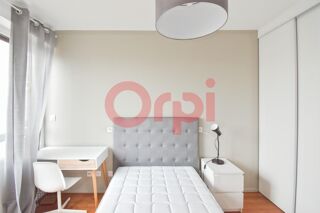  Appartement à louer 5 pièces 82 m²