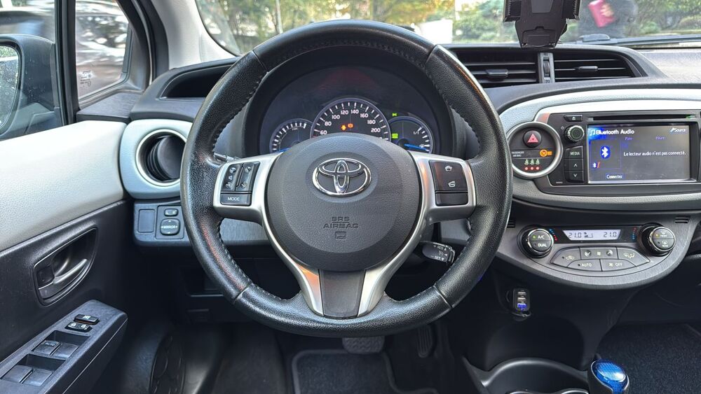 Yaris 1.5 VVT-i 100 Hybrid E-CVT Style 2013 occasion 69003 Lyon