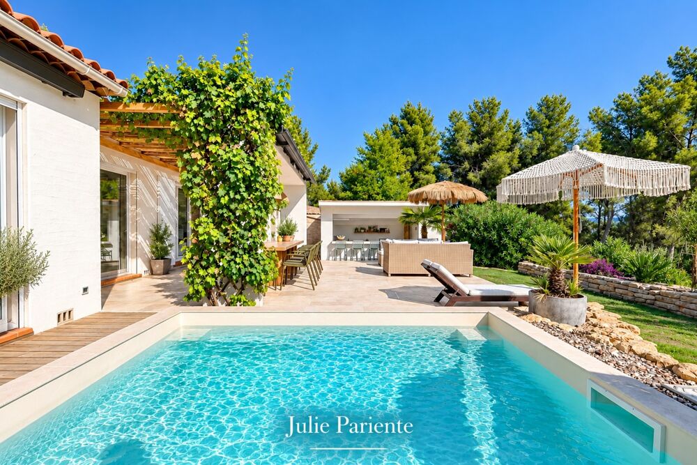 Vente Maison Propriété vue mer à vendre 6 pièces LA CIOTAT (13),1000 m2 terrain, piscine, pool house La ciotat