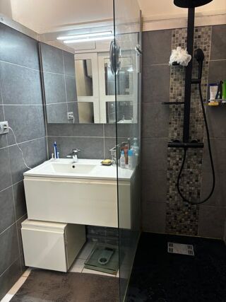  Appartement à louer 2 pièces 72 m²
