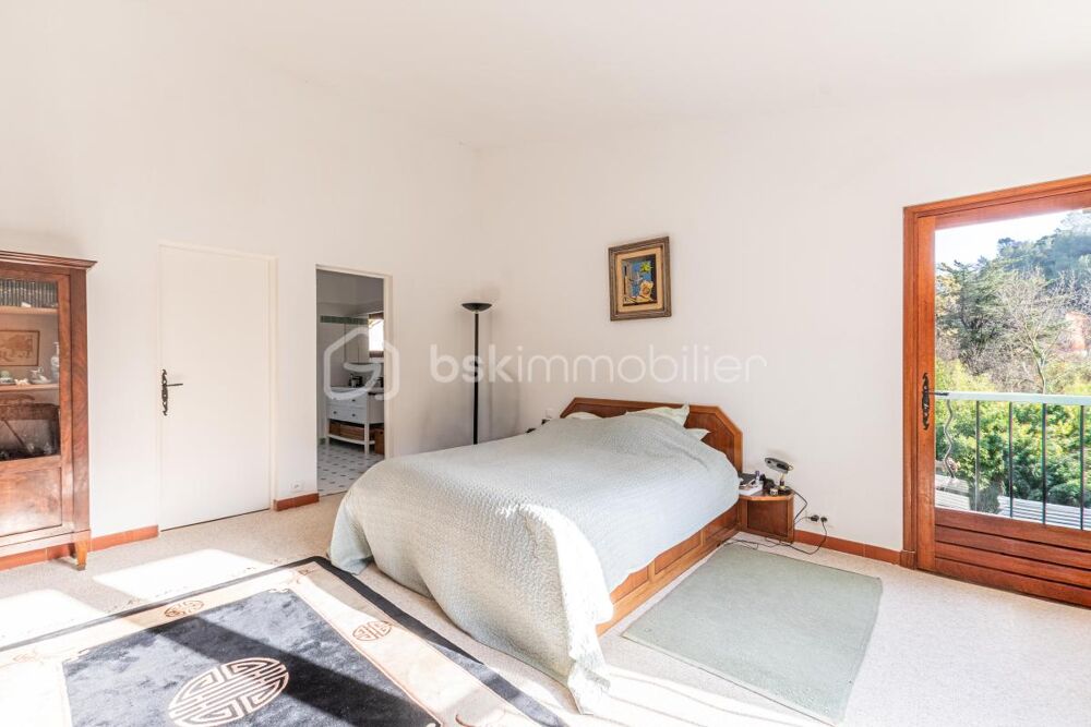 à vendre  Propriété/château Méounes-lès-Montrieux (83136)
