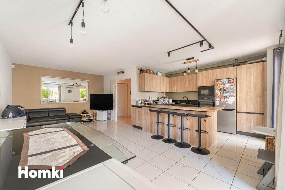 MAGNIFIQUE T4 DE 90 m² AVEC VASTE TERRASSE PLEIN SUD  PROXIMITÉ PARC DU 26e CENTENAIRE Marseille 10e (Limite 8e)  22 Rue Jean-