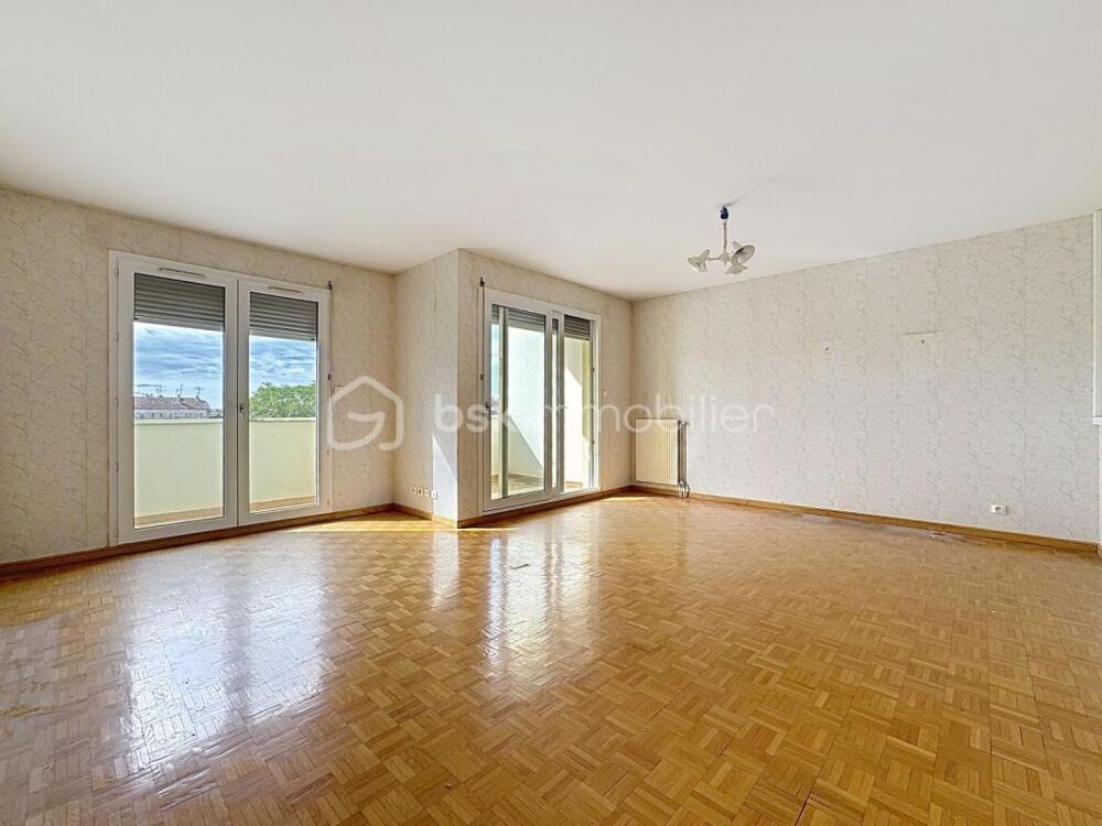 BEL APPARTEMENT AU CENTRE VILLE