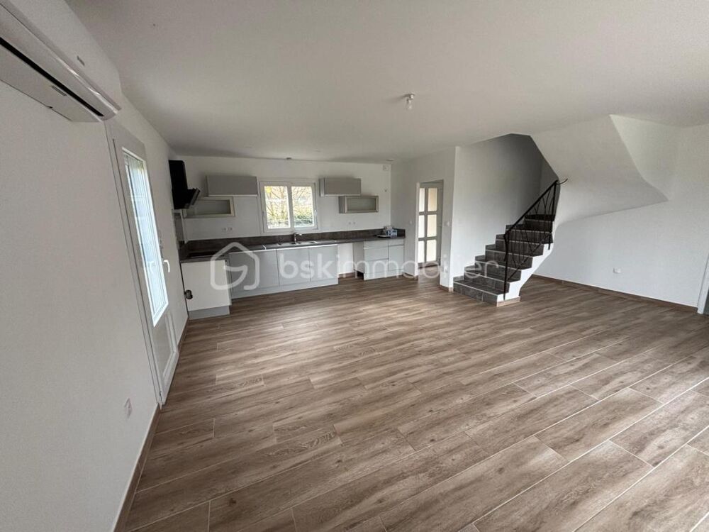 Villa récente avec belles prestations  105 m² habitables  Terrain 1103 m²