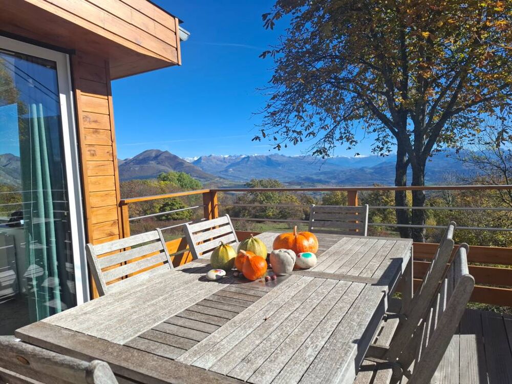 Vente Propriété/Château Propriété  aux multiples possibilités dans les Hautes Alpes (05), au prix de 4 studios 1 pièce à Paris ! Manteyer
