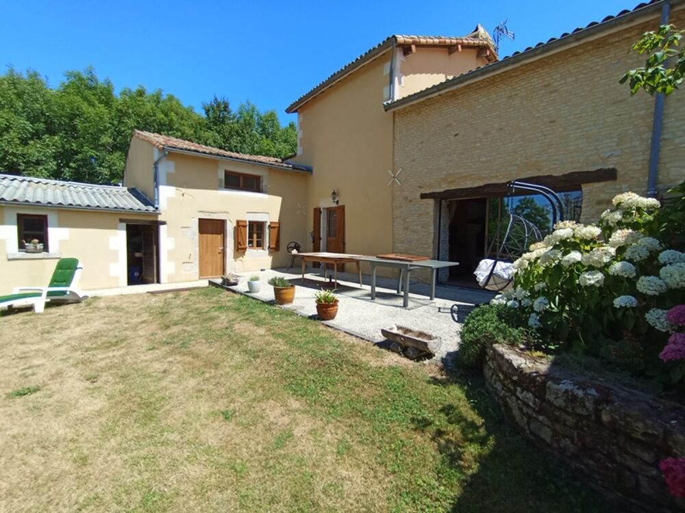 SAIVRES (79) À VENDRE  MAISON DE CARACTÈRE EN PLEINE CAMPAGNE 195 m² -6P- 3249 m² de terrain arboré
