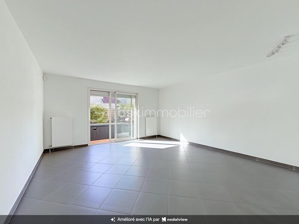 Maison familiale 90 m²  3 chambres  Grand séjour  Cuisine indépendante équipée  Terrain 30 m²