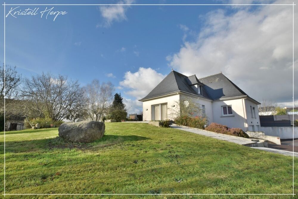 Vente Maison Dpt Finistère (29), à vendre CARHAIX PLOUGUER maison P9 de 232 m² - Terrain de 2133 m² Carhaix plouguer