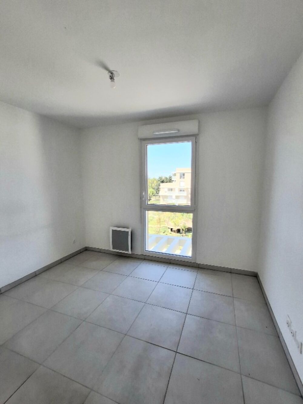 T2 avec terrasse et parking à MONTEUX