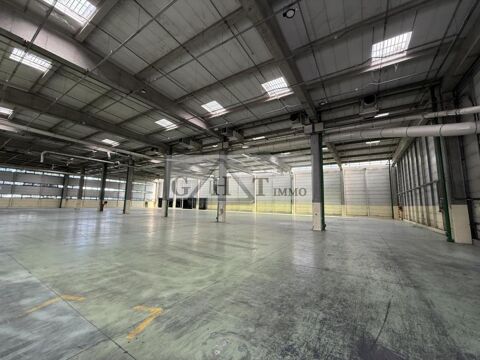   EXCLUSIVITE 3500 m² entrepot bureaux à louer à LOGNES 