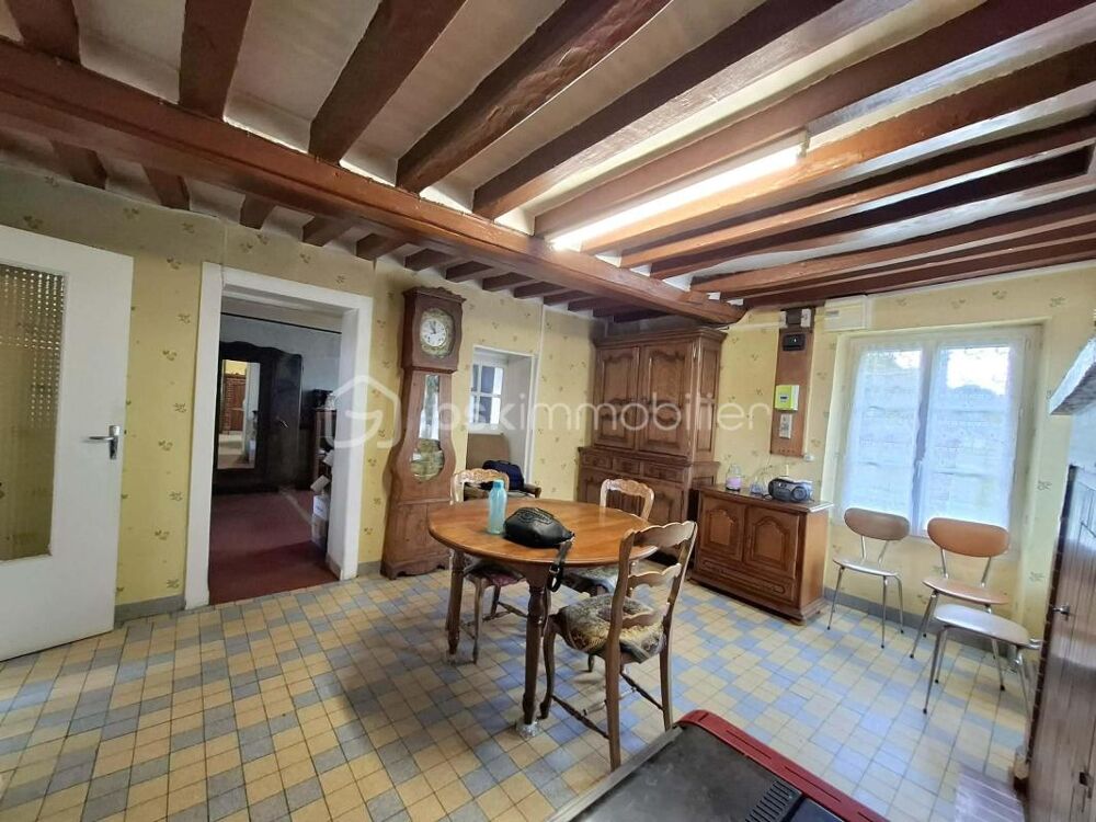 Jolie maison en pierre à rénover  Beau potentiel