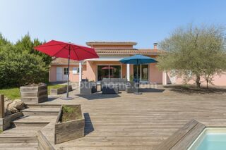  Maison  vendre 6 pices 197 m