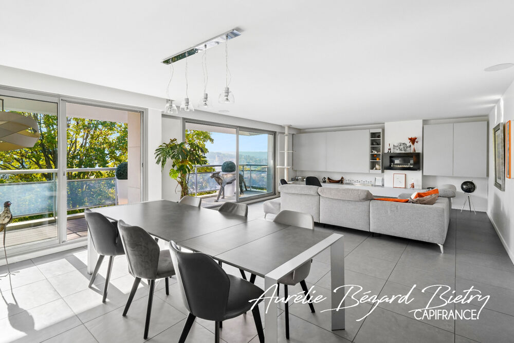 Duplex en dernier étage avec terrasse plein ciel de 143 m²