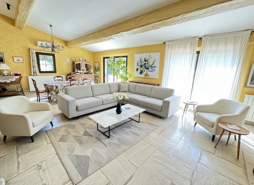 Maison de plain pied à Saint Chamas avec piscine