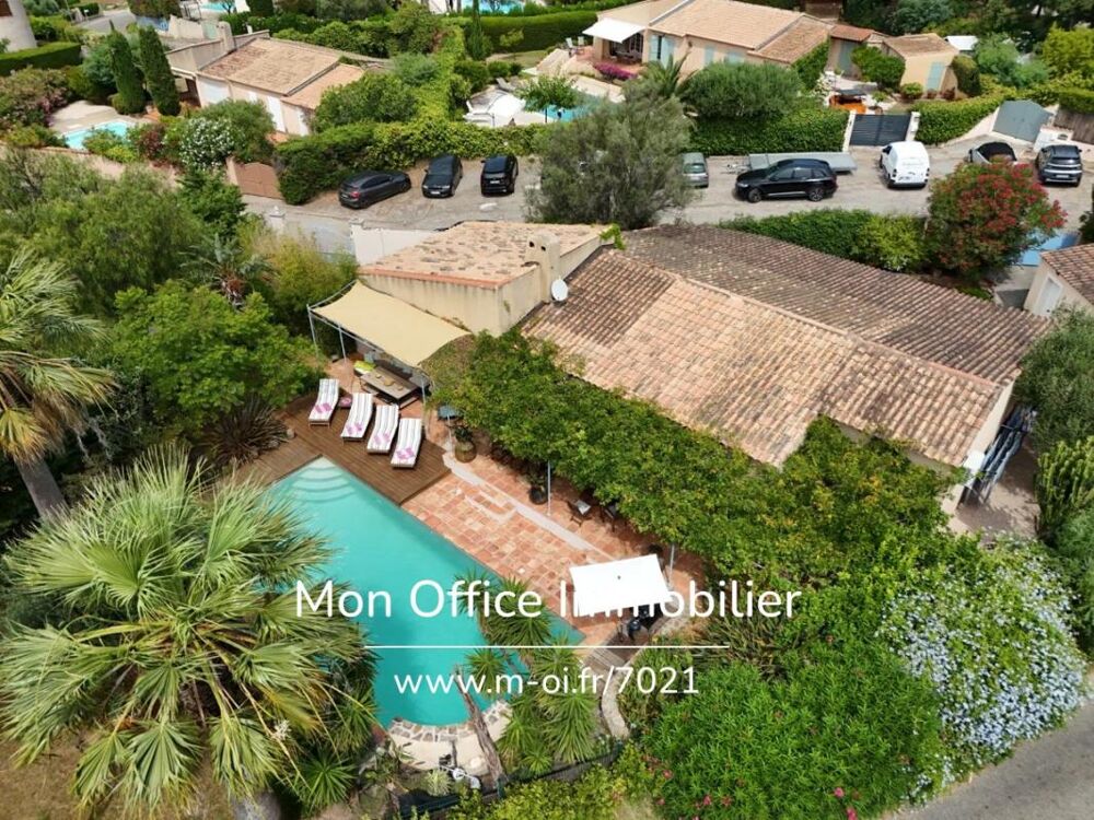 Vente Villa Référence : 7021-LES. - VILLA PROVENÇALE AVEC JARDIN ET GARAGES DANS LES HAUTEURS DE GRIMAUD Grimaud