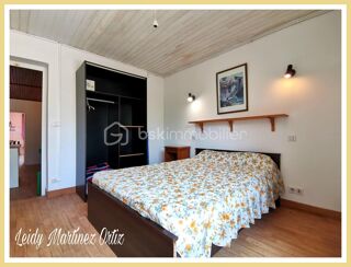  Immeuble  vendre 15 + pices 440 m