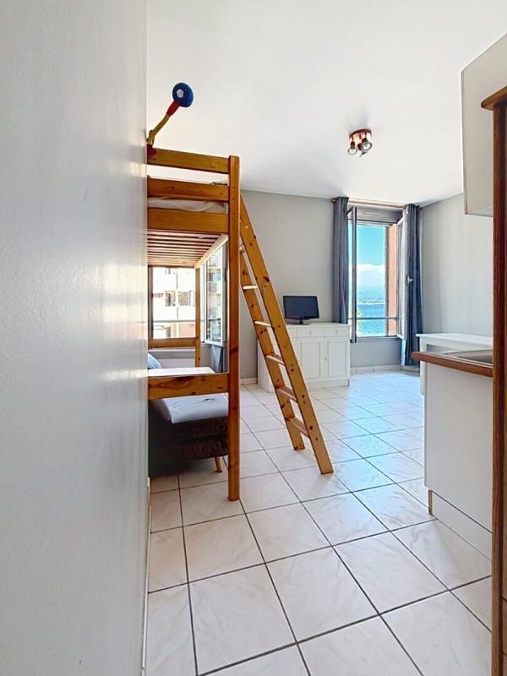 Vente Appartement Théoule sur Mer, Studio 22m²  vue mer,  Port et plages à pied Theoule sur mer