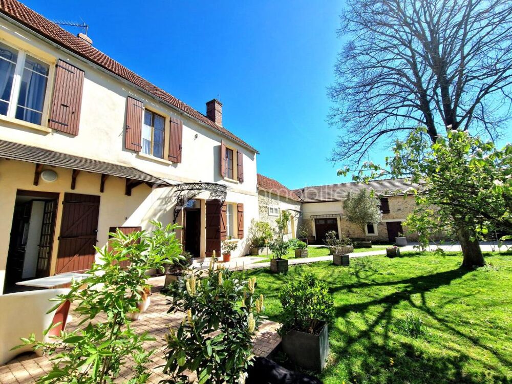 Magnifique propriété avec jardin et nombreuses dépendances !