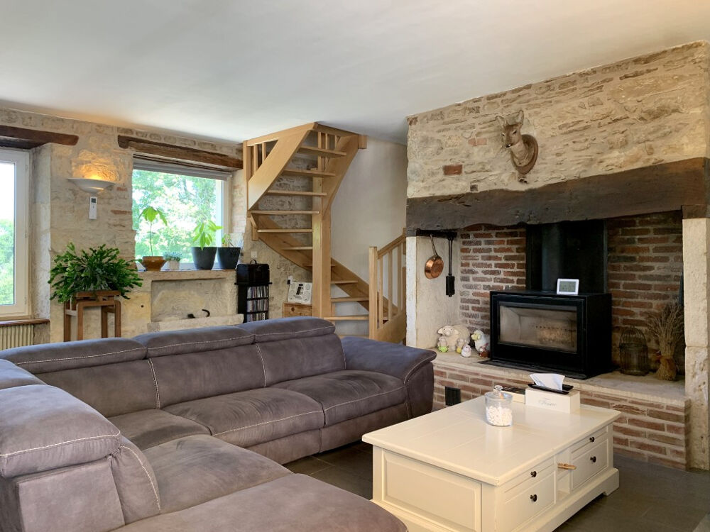 Vente Maison Maison en pierre rénovée 230 m² - 6 chambres - piscine - terrain 5 000 m² à 10 min de Cahors Cahors