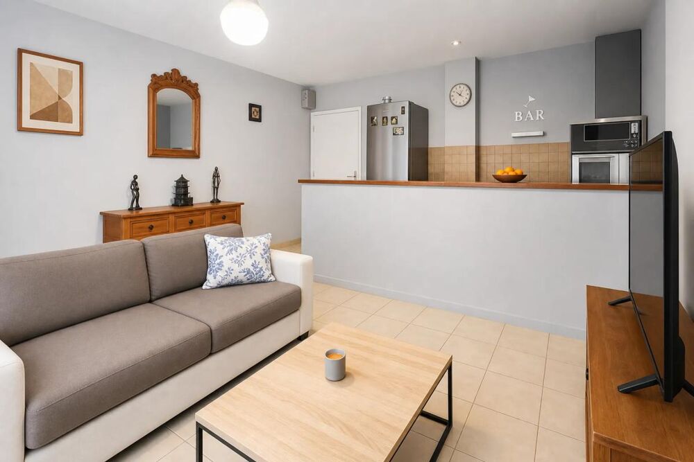Appartement 3 pièces de 55 m² avec cours situé à Saint-Gilles