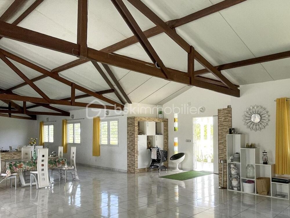 97310  KOUROU  PROPRIÉTÉ DEXCEPTION SUR 2,6 HECTARES  MAISON 5 PIÈCES  PISCINE  SUITE PARENTALE  3 CHAMBRES DE 21 m² AVEC