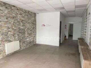   Local/bureau à louer ROUBAIX (59) Rez-de-chaussée commercial 46 m² , hyper centre aux normes PMR Roubaix