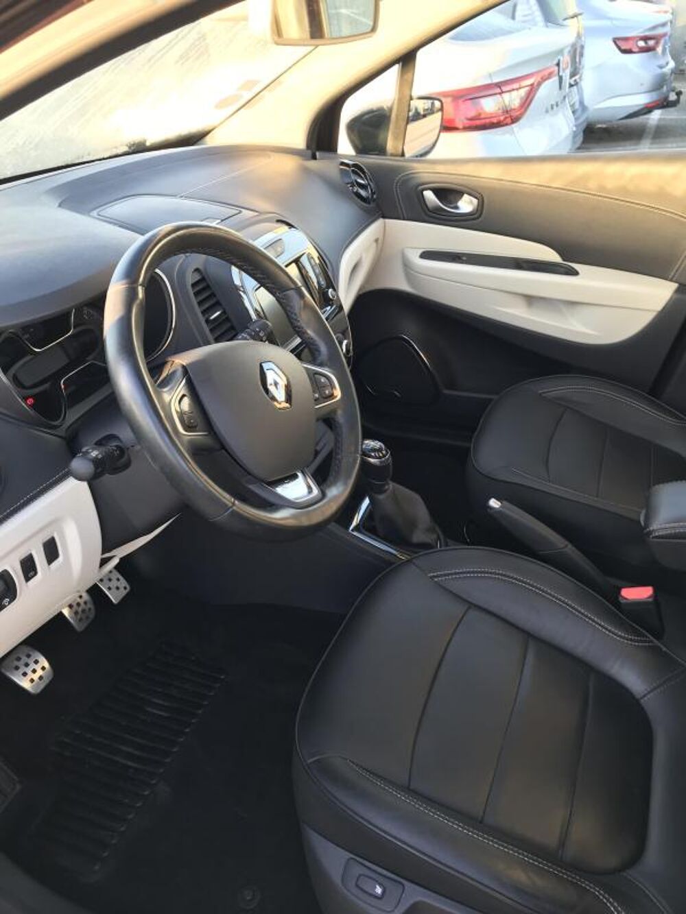 Captur TCE 130 INITIALE PARIS 2019 occasion 38160 Chatte