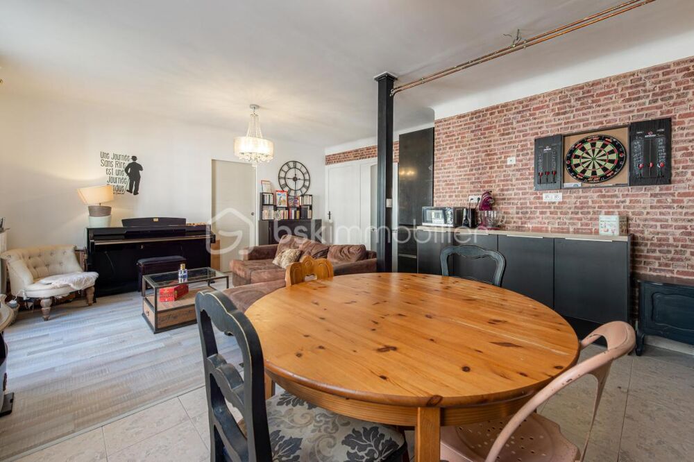 Vente Appartement Exclusivité : Bel appartement T4 traversant & lumineux de 67 m² Plein centre-ville – Tout à pied (Commerces, Ecoles, Gare, Bus, Aix les bains