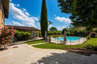 Vente Propriété/Château Maison de 8 pièces de 236 m² à Frontonas Frontonas